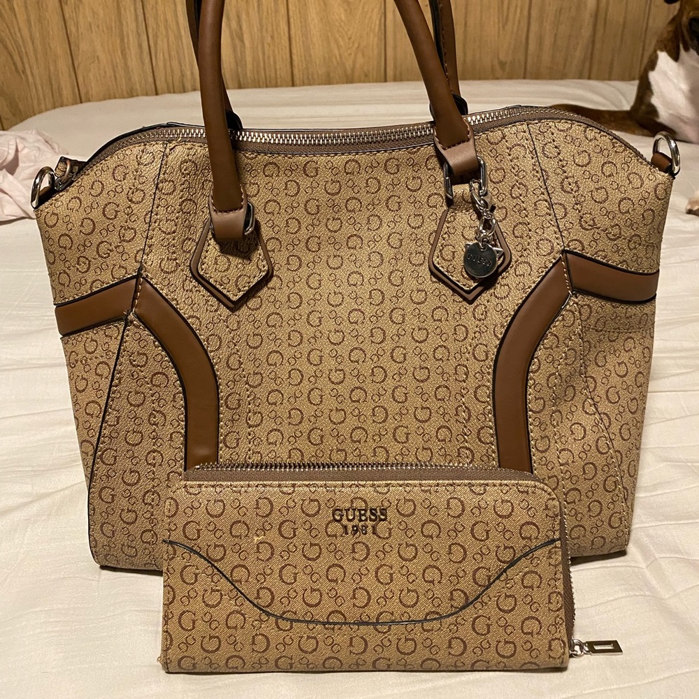 Women’s Guess purse & matching wallet